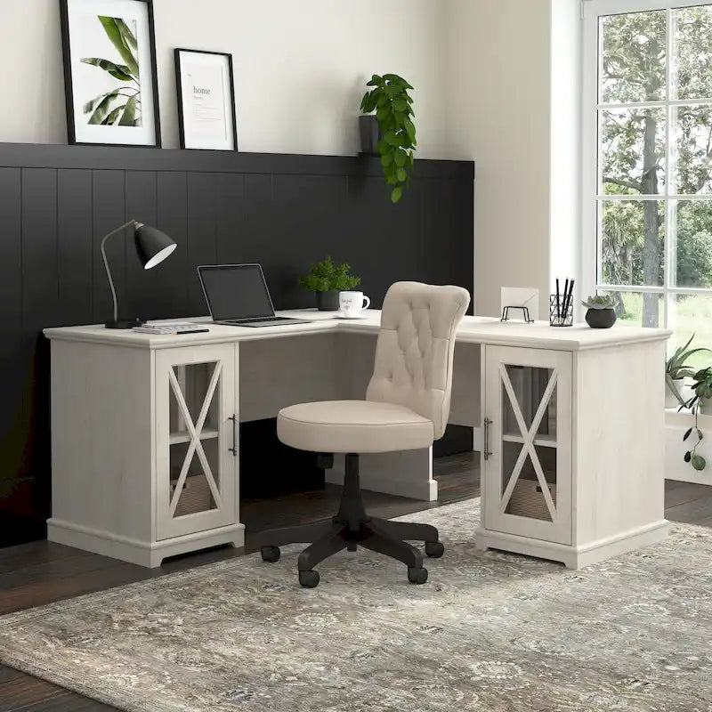 Bureau d'angle en L de style ferme avec armoires de rangement