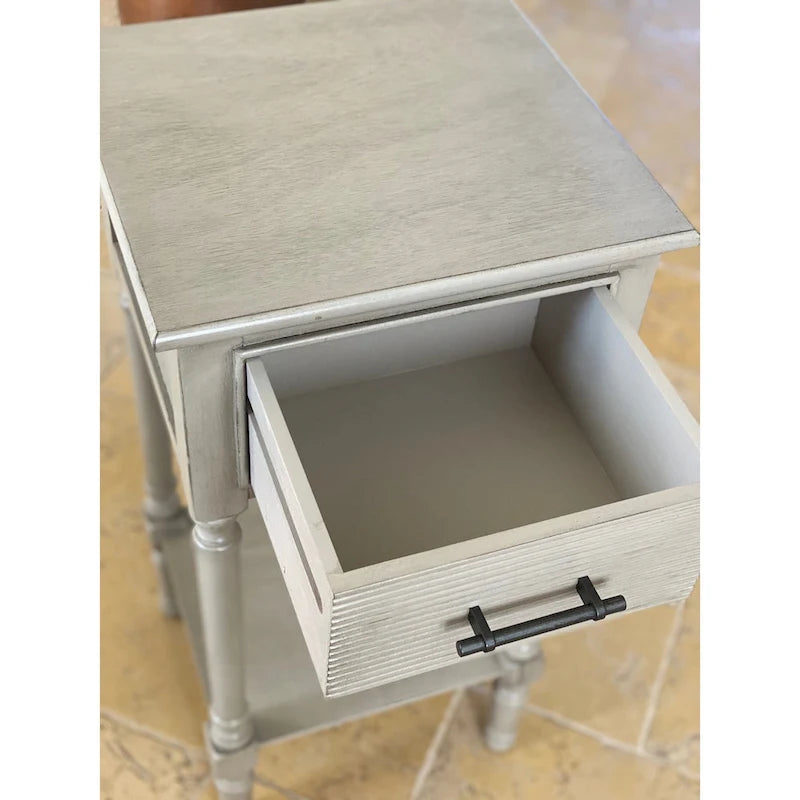 Table d'appoint de style champêtre français avec rangement
